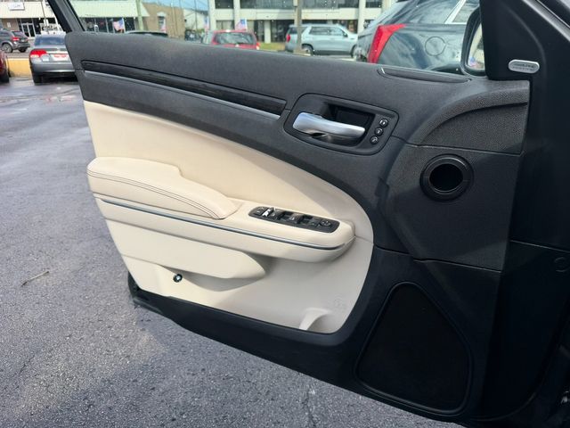 2018 Chrysler 300 Limited | Nashville, TN | Auto Mart Used Cars Inc.