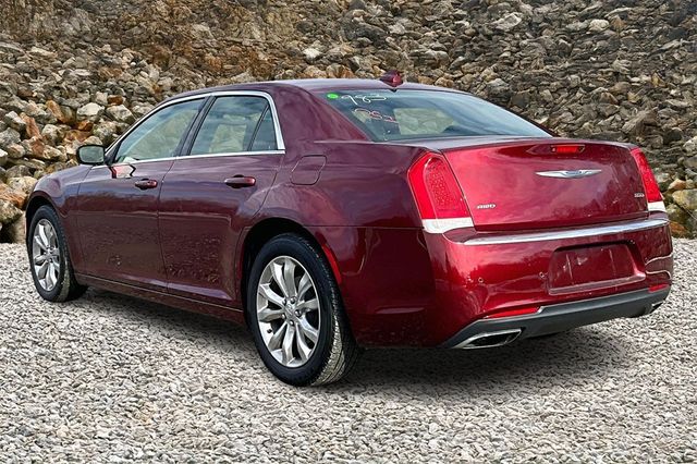 2018 Chrysler 300 Touring L