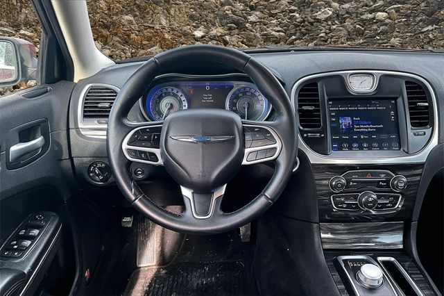 2018 Chrysler 300 Touring L