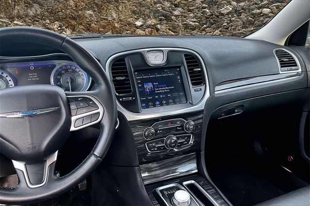 2018 Chrysler 300 Touring L