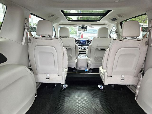 2018 Chrysler Pacifica Limited Wheelchair Van Handicap Ramp Van