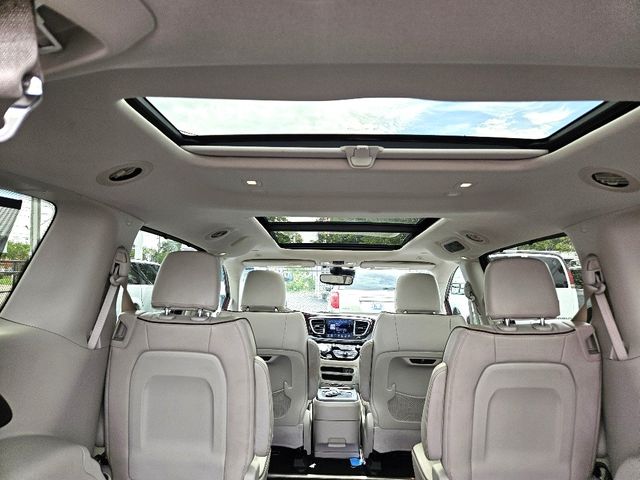 2018 Chrysler Pacifica Limited Wheelchair Van Handicap Ramp Van