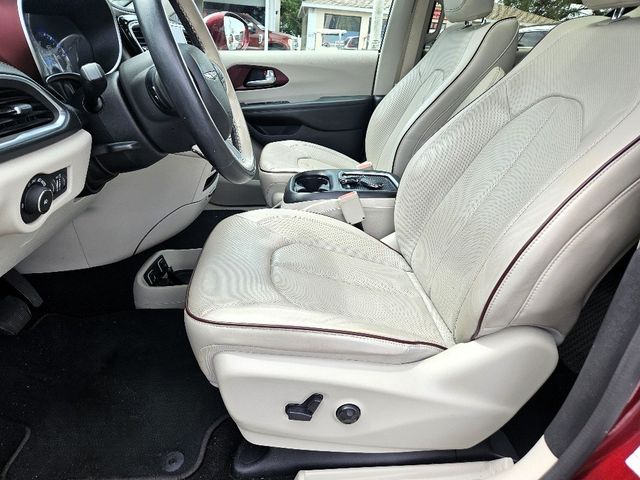 2018 Chrysler Pacifica Limited Wheelchair Van Handicap Ramp Van