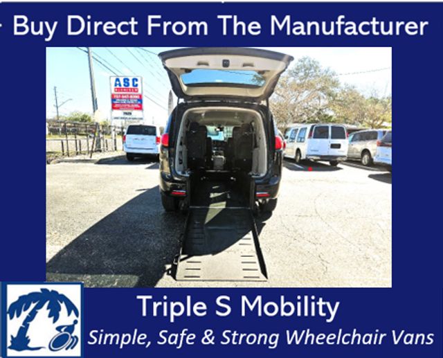 2018 Chrysler Pacifica Touring L Plus Wheelchair Van Handicap Ramp Van  | Pinellas Park, Florida | Triple S Mobility, Inc