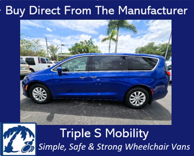 2018 Chrysler Pacifica Touring Plus Wheelchair Van Handicap Ramp Van  | Pinellas Park, Florida | Triple S Mobility, Inc
