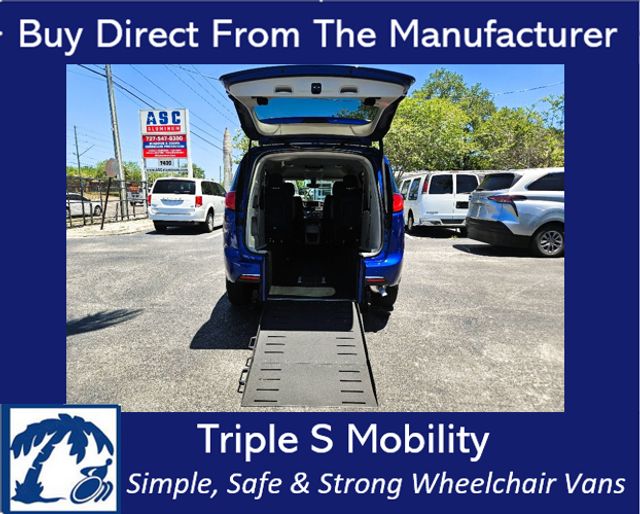 2018 Chrysler Pacifica Touring Plus Wheelchair Van Handicap Ramp Van  | Pinellas Park, Florida | Triple S Mobility, Inc