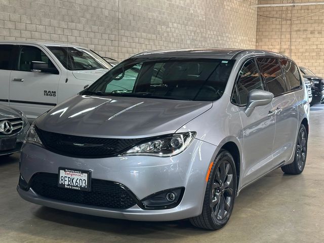 2018 Chrysler Pacifica Touring Plus | Van Nuys, CA | Stellar Auto INC.