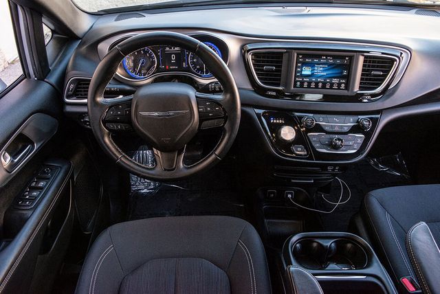 2018 Chrysler Pacifica Touring Plus | Van Nuys, CA | Stellar Auto INC.