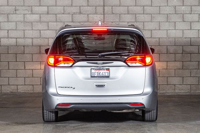 2018 Chrysler Pacifica Touring Plus | Van Nuys, CA | Stellar Auto INC.