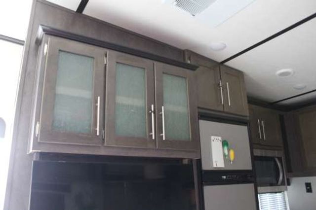 2018 Crur  5TH WHEEL - Ledet's Auto Sales Gonzales, Louisiana 70737