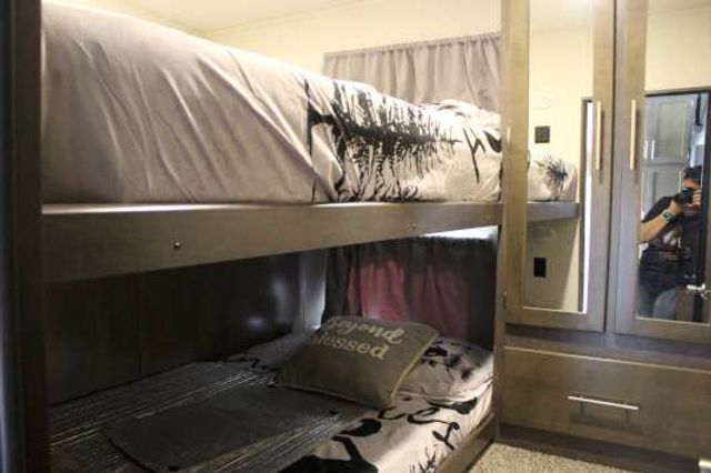 2018 Crur  5TH WHEEL - Ledet's Auto Sales Gonzales, Louisiana 70737