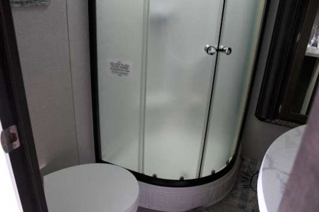 2018 Crur 5TH WHEEL - Ledet's Auto Sales Gonzales, Louisiana 70737 2018 Crur 5TH WHEEL - Ledet's Auto Sales Gonzales, Louisiana 70737