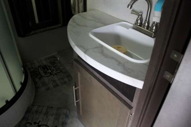 2018 Crur 5TH WHEEL - Ledet's Auto Sales Gonzales, Louisiana 70737 2018 Crur 5TH WHEEL - Ledet's Auto Sales Gonzales, Louisiana 70737