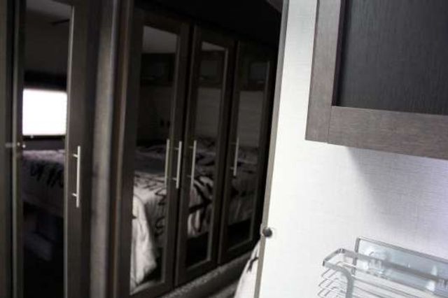 2018 Crur  5TH WHEEL - Ledet's Auto Sales Gonzales, Louisiana 70737