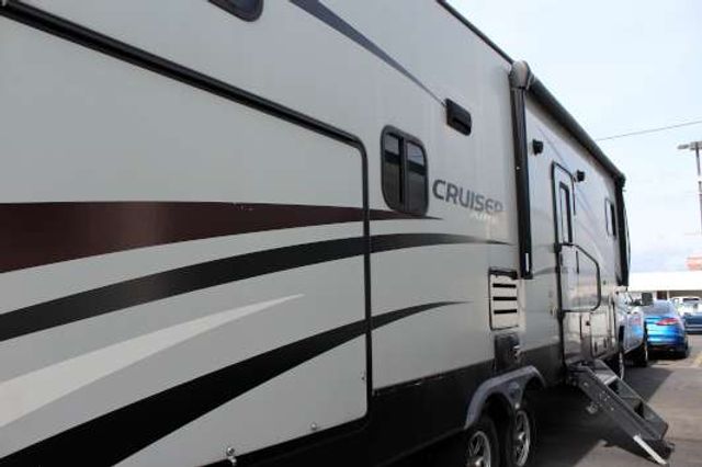 2018 Crur 5TH WHEEL - Ledet's Auto Sales Gonzales, Louisiana 70737 2018 Crur 5TH WHEEL - Ledet's Auto Sales Gonzales, Louisiana 70737