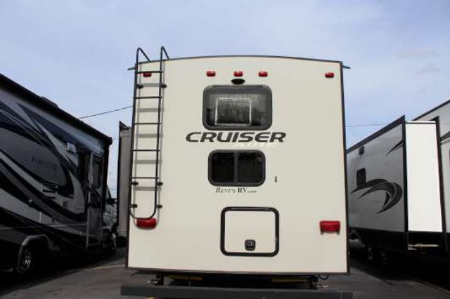 2018 Crur  5TH WHEEL - Ledet's Auto Sales Gonzales, Louisiana 70737