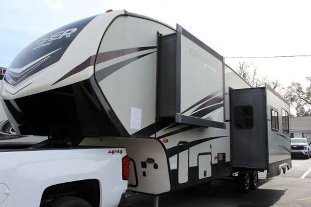 2018 Crur  5TH WHEEL - Ledet's Auto Sales Gonzales, Louisiana 70737