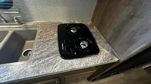 2018 Dutchmen Coleman Light LX 2155BH