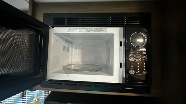 2018 Dutchmen Coleman Light LX 2155BH