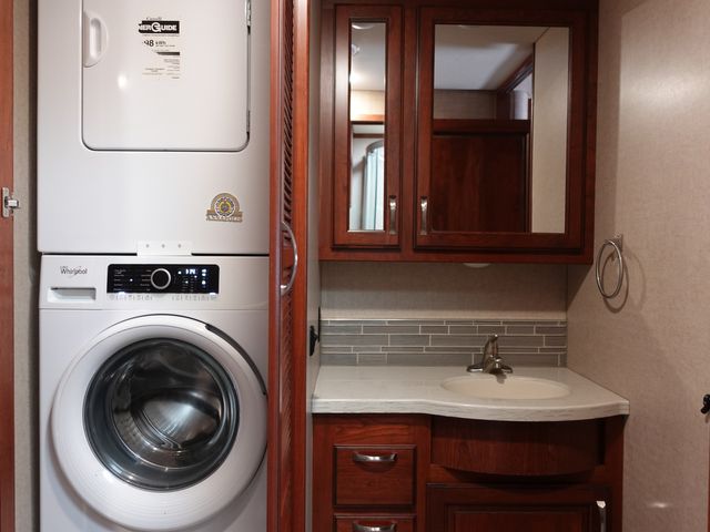 2018 Dynamax 37ts | Irving, Texas | Hopper Motorplex 2018 Dynamax 37ts | Irving, Texas | Hopper Motorplex