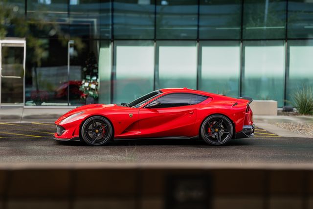 2018 Ferrari 812 Superfast Base