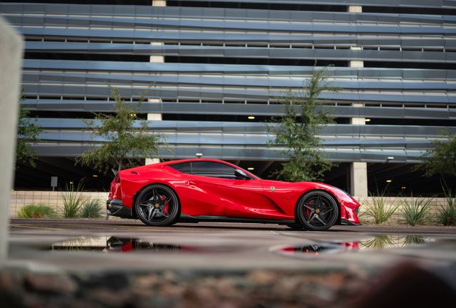 2018 Ferrari 812 Superfast Base