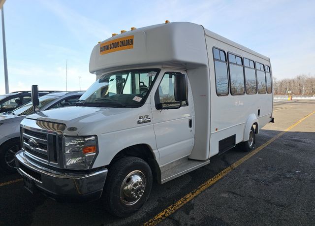 2018 Ford E-350 6 Wheelchair Bus | Alliance, Ohio | Western Reserve Coach Sales