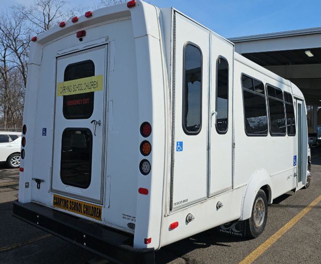 2018 Ford E-350 6 Wheelchair Bus