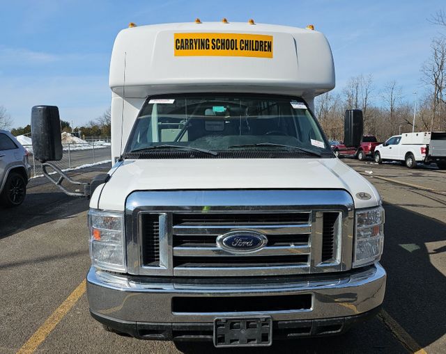 2018 Ford E-350 6 Wheelchair Bus