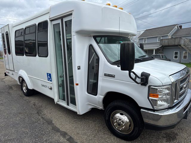 2018 Ford E-Series 8 Passenger 4 Wheelchair Bus