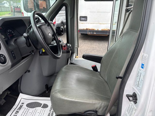 2018 Ford E-Series 8 Passenger 4 Wheelchair Bus