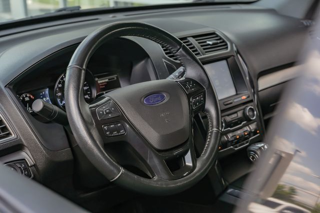 2018 Ford Explorer XLT SPORT / TECH FEATURE BUNDLE / WELL EQUIPPED | Austin, TX | Rocky Mountain Truck Stop Austin 2018 Ford Explorer XLT SPORT / TECH FEATURE BUNDLE / WELL EQUIPPED | Austin, TX | Rocky Mountain Truck Stop Austin