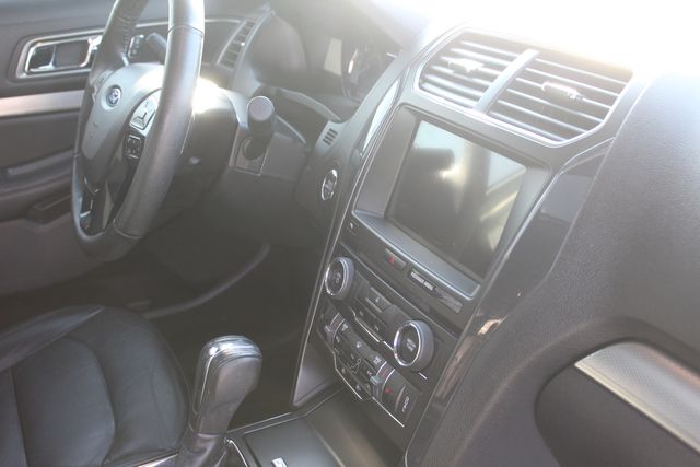 2018 Ford Explorer XLT | Granite City, Illinois | MasterCars Company Inc. 2018 Ford Explorer XLT | Granite City, Illinois | MasterCars Company Inc.