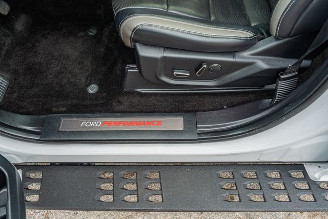 2018 Ford F-150 Raptor Crew Cab 4x4 / LOADED / CLEAN CARFAX | Austin, TX | Rocky Mountain Truck Stop Austin 2018 Ford F-150 Raptor Crew Cab 4x4 / LOADED / CLEAN CARFAX | Austin, TX | Rocky Mountain Truck Stop Austin