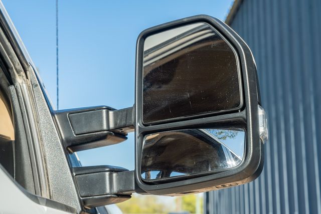 2018 Ford F-350 Super Duty Lariat CREW CAB LONG BED FX4 / 4X4 CLEAN CARFAX | Dallas, TX | Rocky Mountain Truck Stop Dallas 2018 Ford F-350 Super Duty Lariat CREW CAB LONG BED FX4 / 4X4 CLEAN CARFAX | Dallas, TX | Rocky Mountain Truck Stop Dallas