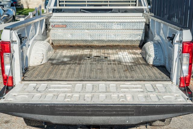 2018 Ford F-350 Super Duty Lariat CREW CAB LONG BED FX4 / 4X4 CLEAN CARFAX | Dallas, TX | Rocky Mountain Truck Stop Dallas 2018 Ford F-350 Super Duty Lariat CREW CAB LONG BED FX4 / 4X4 CLEAN CARFAX | Dallas, TX | Rocky Mountain Truck Stop Dallas