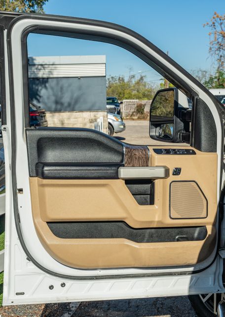 2018 Ford F-350 Super Duty Lariat CREW CAB LONG BED FX4 / 4X4 CLEAN CARFAX | Dallas, TX | Rocky Mountain Truck Stop Dallas 2018 Ford F-350 Super Duty Lariat CREW CAB LONG BED FX4 / 4X4 CLEAN CARFAX | Dallas, TX | Rocky Mountain Truck Stop Dallas