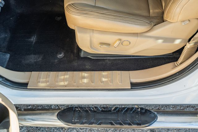 2018 Ford F-350 Super Duty Lariat CREW CAB LONG BED FX4 / 4X4 CLEAN CARFAX | Austin, TX | Rocky Mountain Truck Stop Austin 2018 Ford F-350 Super Duty Lariat CREW CAB LONG BED FX4 / 4X4 CLEAN CARFAX | Austin, TX | Rocky Mountain Truck Stop Austin