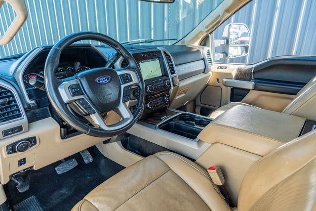 2018 Ford F-350 Super Duty Lariat CREW CAB LONG BED FX4 / 4X4 CLEAN CARFAX | Dallas, TX | Rocky Mountain Truck Stop Dallas 2018 Ford F-350 Super Duty Lariat CREW CAB LONG BED FX4 / 4X4 CLEAN CARFAX | Dallas, TX | Rocky Mountain Truck Stop Dallas