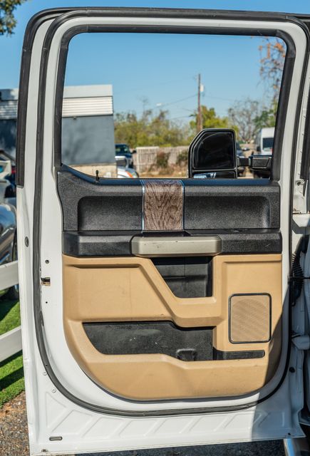 2018 Ford F-350 Super Duty Lariat CREW CAB LONG BED FX4 / 4X4 CLEAN CARFAX | Dallas, TX | Rocky Mountain Truck Stop Dallas 2018 Ford F-350 Super Duty Lariat CREW CAB LONG BED FX4 / 4X4 CLEAN CARFAX | Dallas, TX | Rocky Mountain Truck Stop Dallas