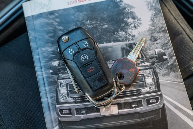 2018 Ford F-350 Super Duty Lariat CREW CAB LONG BED FX4 / 4X4 CLEAN CARFAX | Dallas, TX | Rocky Mountain Truck Stop Dallas 2018 Ford F-350 Super Duty Lariat CREW CAB LONG BED FX4 / 4X4 CLEAN CARFAX | Dallas, TX | Rocky Mountain Truck Stop Dallas