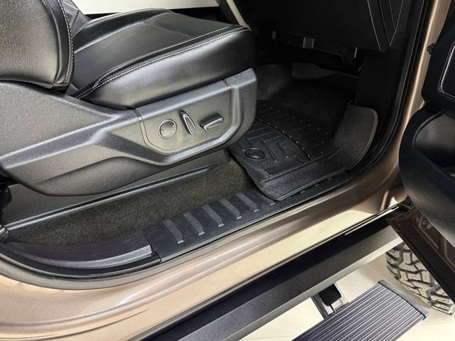 2018 Ford F-350 Super Duty Lariat 4x4 4dr Crew Cab 6.8 ft. SB SRW Pickup | Houston, TX | Houston Auto Credit