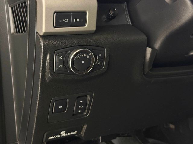 2018 Ford F-350 Super Duty Lariat 4x4 4dr Crew Cab 6.8 ft. SB SRW Pickup | Houston, TX | Houston Auto Credit 2018 Ford F-350 Super Duty Lariat 4x4 4dr Crew Cab 6.8 ft. SB SRW Pickup | Houston, TX | Houston Auto Credit