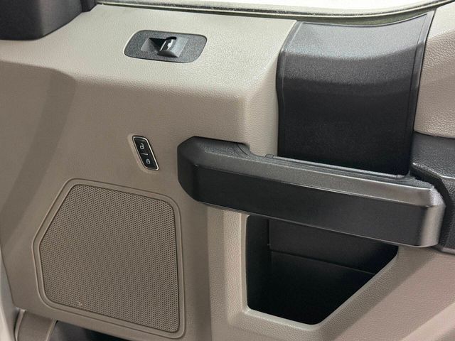 2018 Ford F-550 Super Duty 4X4 2dr Regular Cab 145.3 205.3 in. WB | Houston, TX | Houston Auto Credit 2018 Ford F-550 Super Duty 4X4 2dr Regular Cab 145.3 205.3 in. WB | Houston, TX | Houston Auto Credit