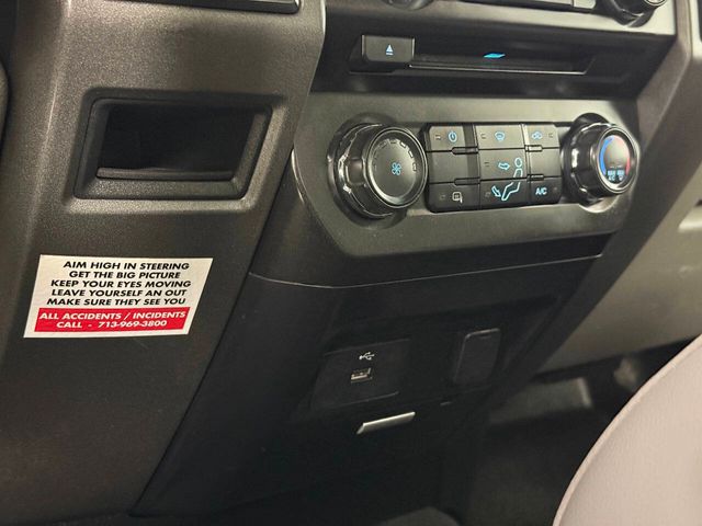 2018 Ford F-550 Super Duty 4X4 2dr Regular Cab 145.3 205.3 in. WB | Houston, TX | Houston Auto Credit 2018 Ford F-550 Super Duty 4X4 2dr Regular Cab 145.3 205.3 in. WB | Houston, TX | Houston Auto Credit