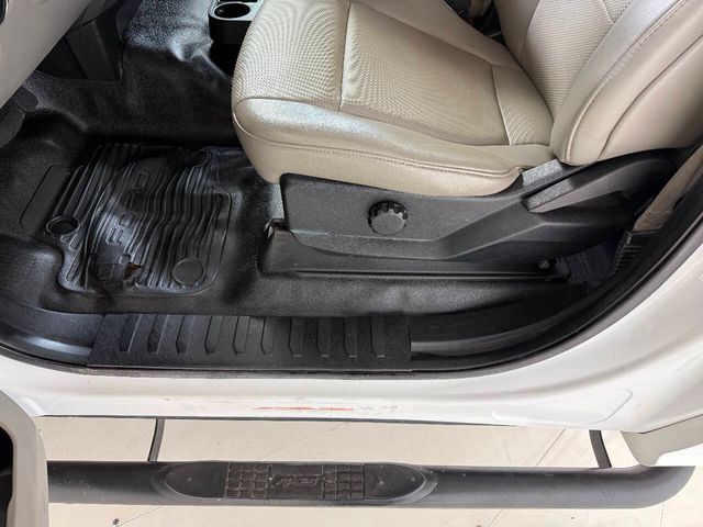 2018 Ford F-550 Super Duty 4X4 2dr Regular Cab 145.3 205.3 in. WB | Houston, TX | Houston Auto Credit 2018 Ford F-550 Super Duty 4X4 2dr Regular Cab 145.3 205.3 in. WB | Houston, TX | Houston Auto Credit