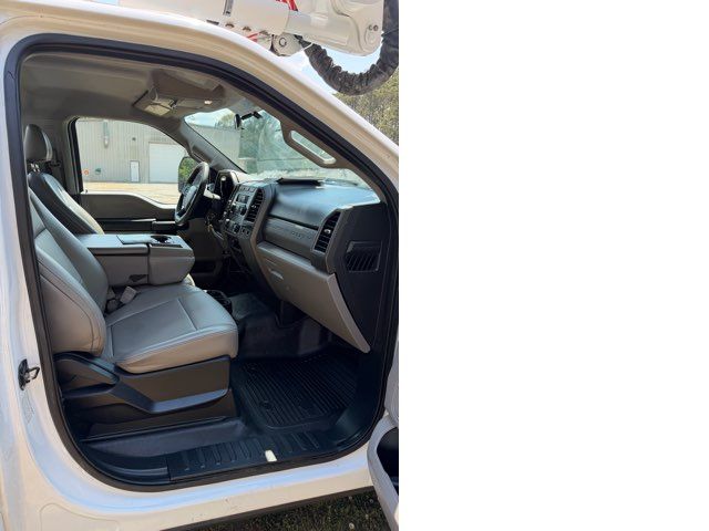 2018 Ford F-550 Super Duty with Altec AT-40G