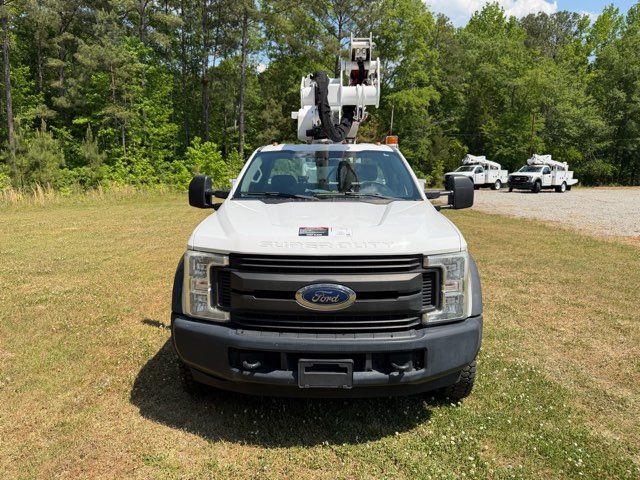 2018 Ford F-550 Super Duty with Altec AT-40G