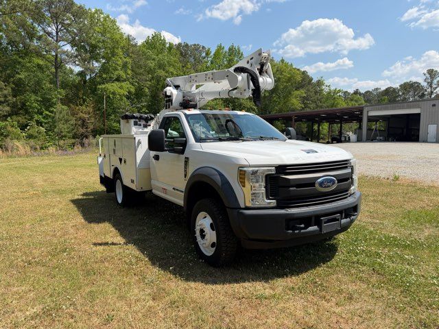 2018 Ford F-550 Super Duty with Altec AT-40G