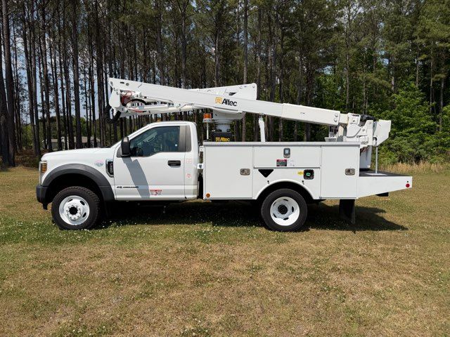 2018 Ford F-550 Super Duty with Altec AT-40G